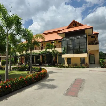 Maeklong Marina Resort