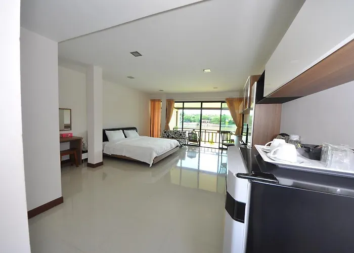Maeklong Marina Resort Ratchaburi