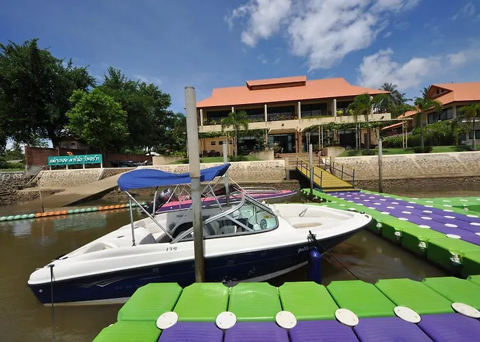 Maeklong Marina