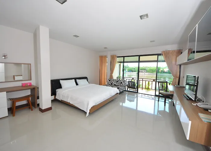 Maeklong Marina
