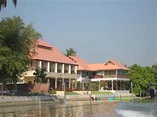 Maeklong Marina Resort 3*